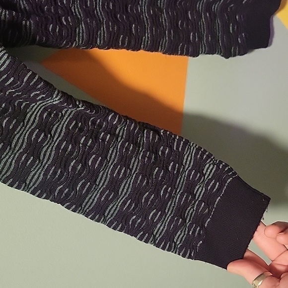 Ann Taylor Women's Super Fine Merino Wool Sweater Size Medium - Picture 3 of 7